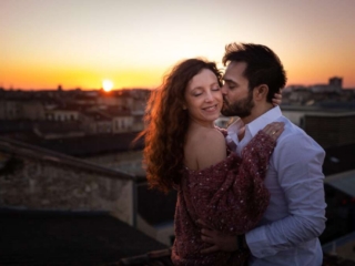 Photographe mariage Nouvelle Aquitaine 35 Couple sur les toits de Bordeaux - Photographe mariage Charente Antoine OLLIER
