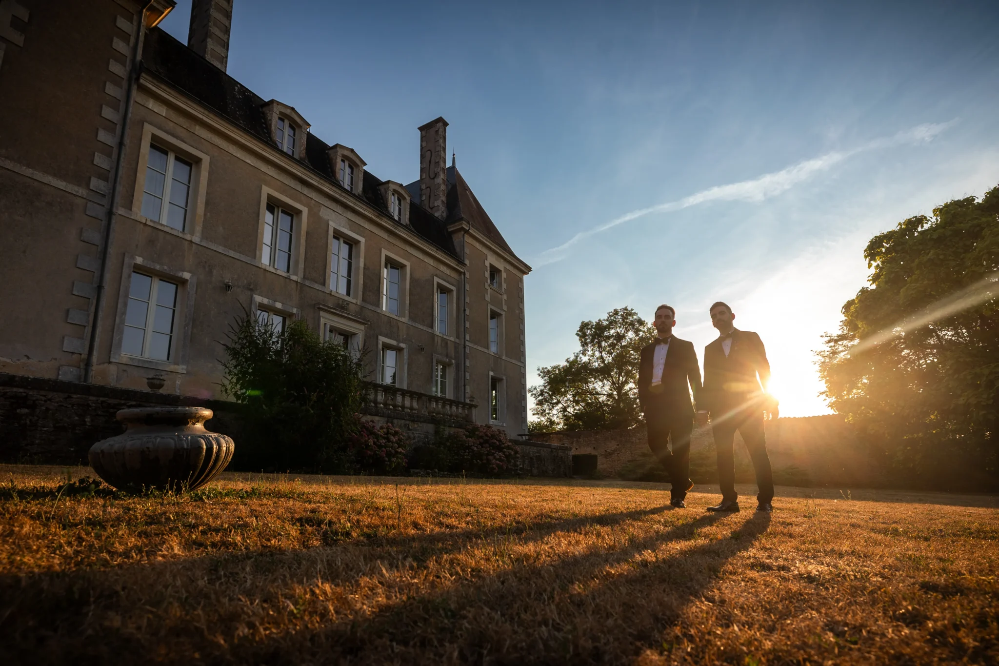 Couple de mariés au château de la Borderie en Charente