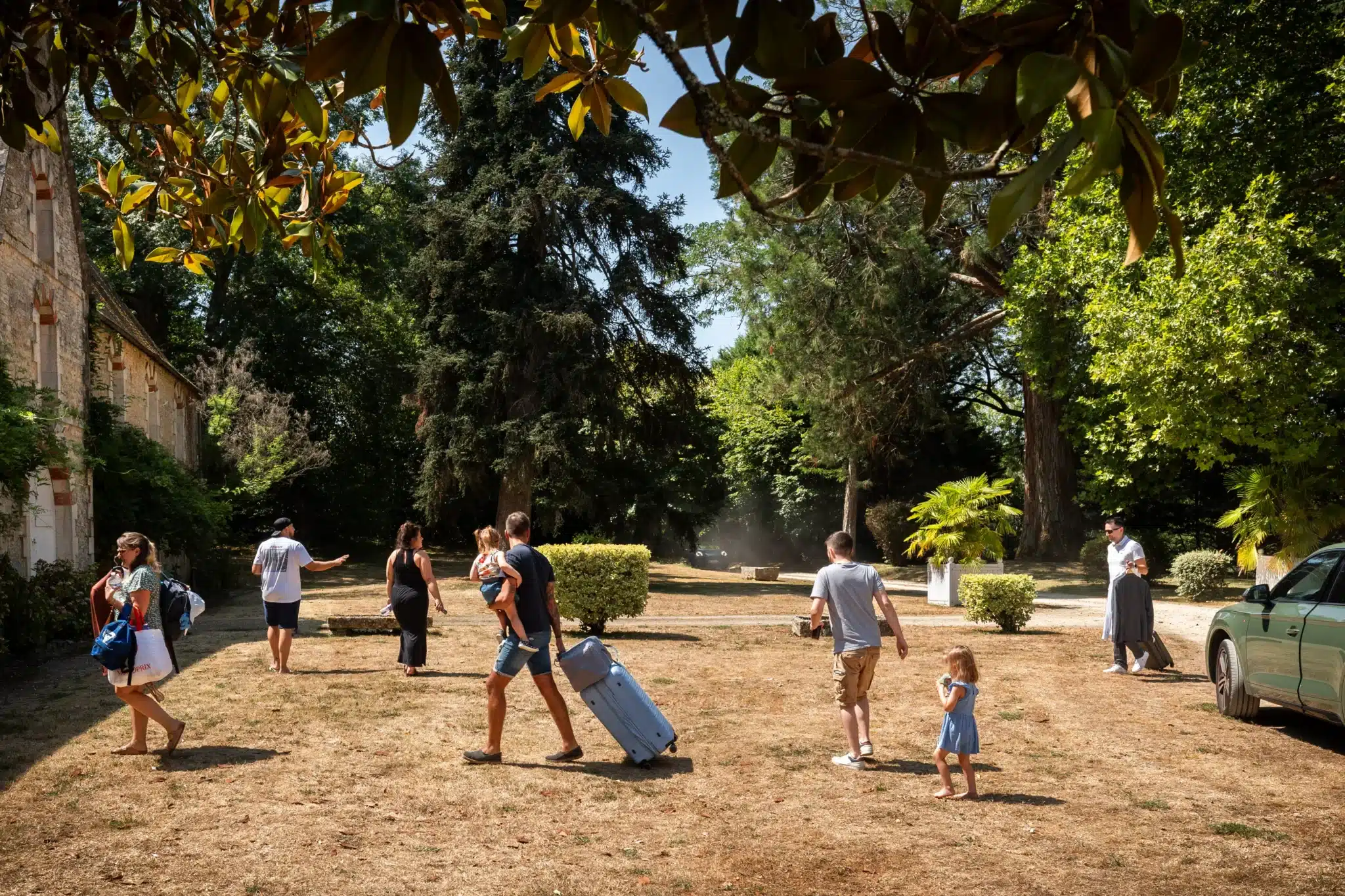 Arrivée des invités au Château de la Borderie en Charente
